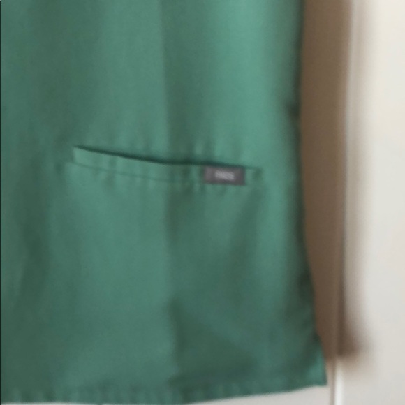 FIGS JADE CASMA TOP (S) - Picture 2 of 4